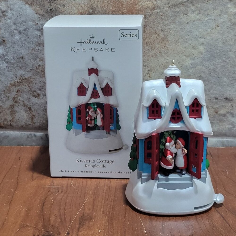 Hallmark Christmas Ornament Kissmas Cottage House Kringleville 2010